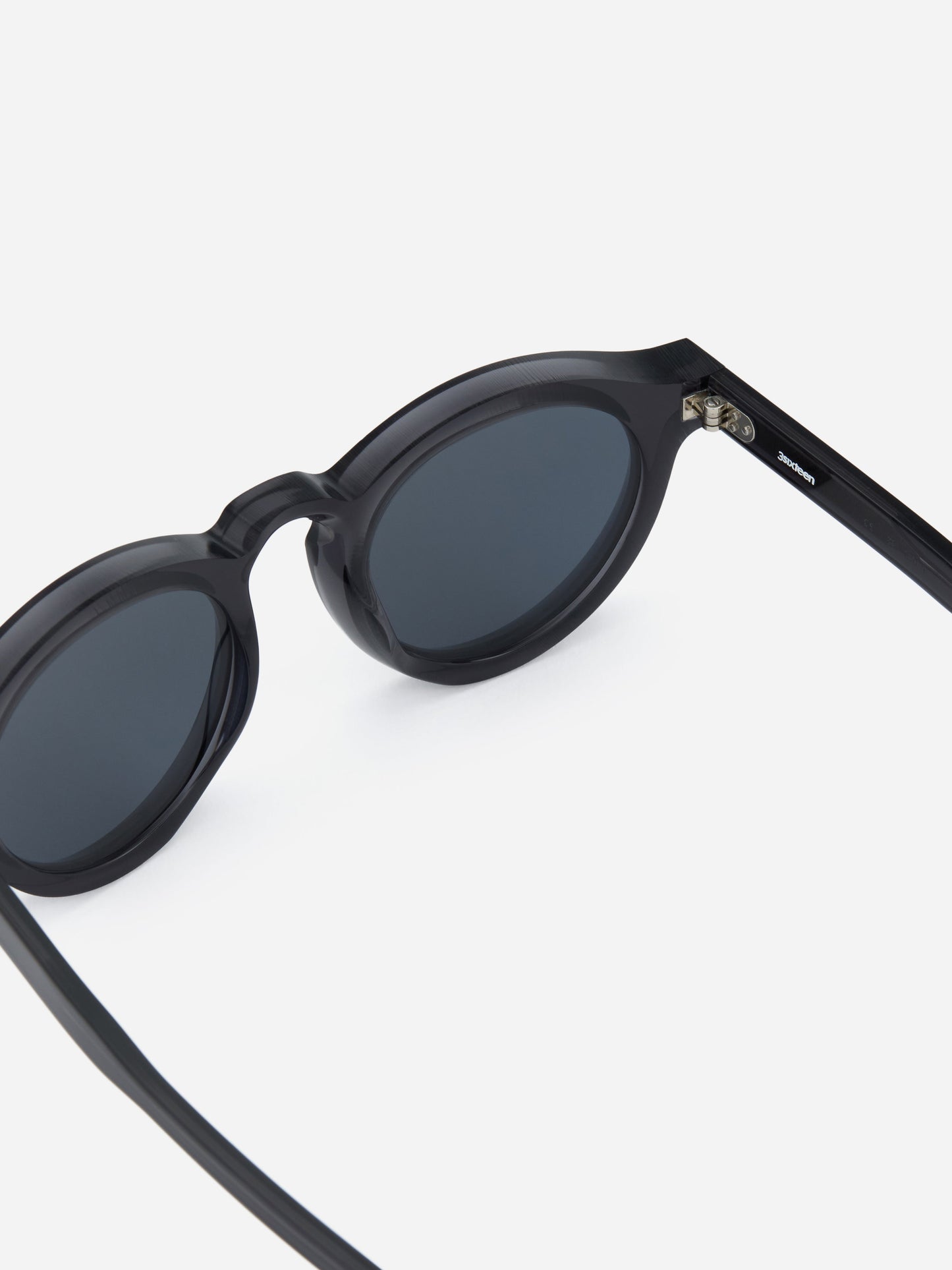 P3 Round - SP-01 Charcoal/Grey