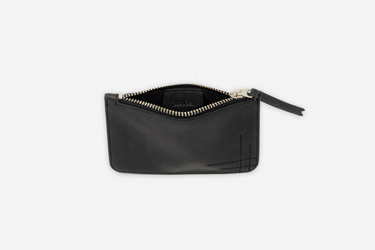 Zip Pouch Black Cowhide