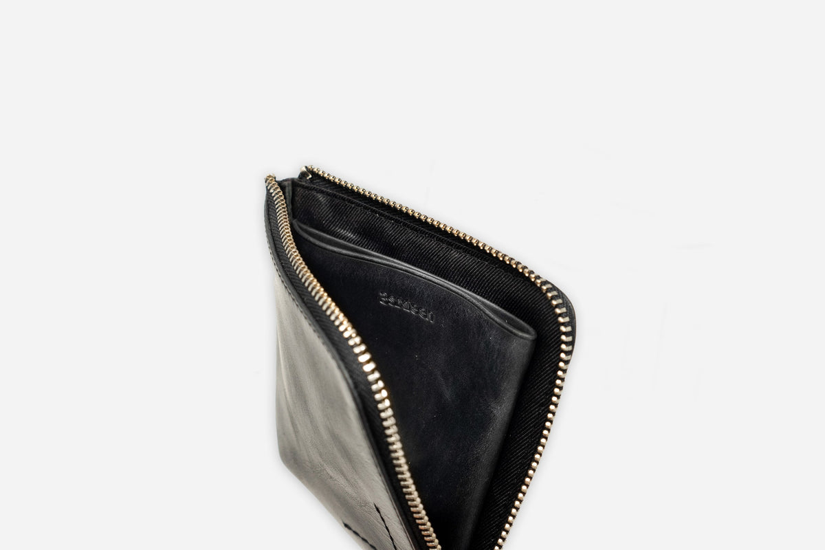 Zip Wallet Black Cowhide