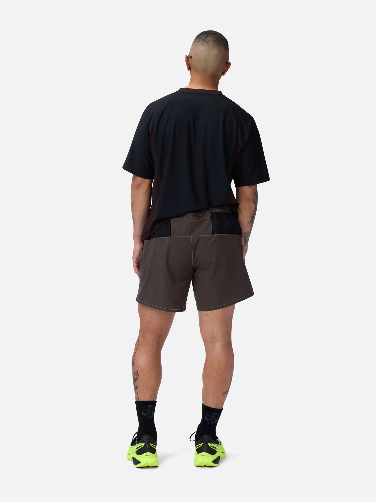 Track Tee Black/Brown