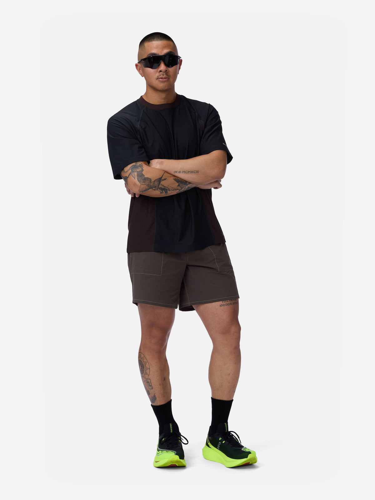 Track Tee Black/Brown
