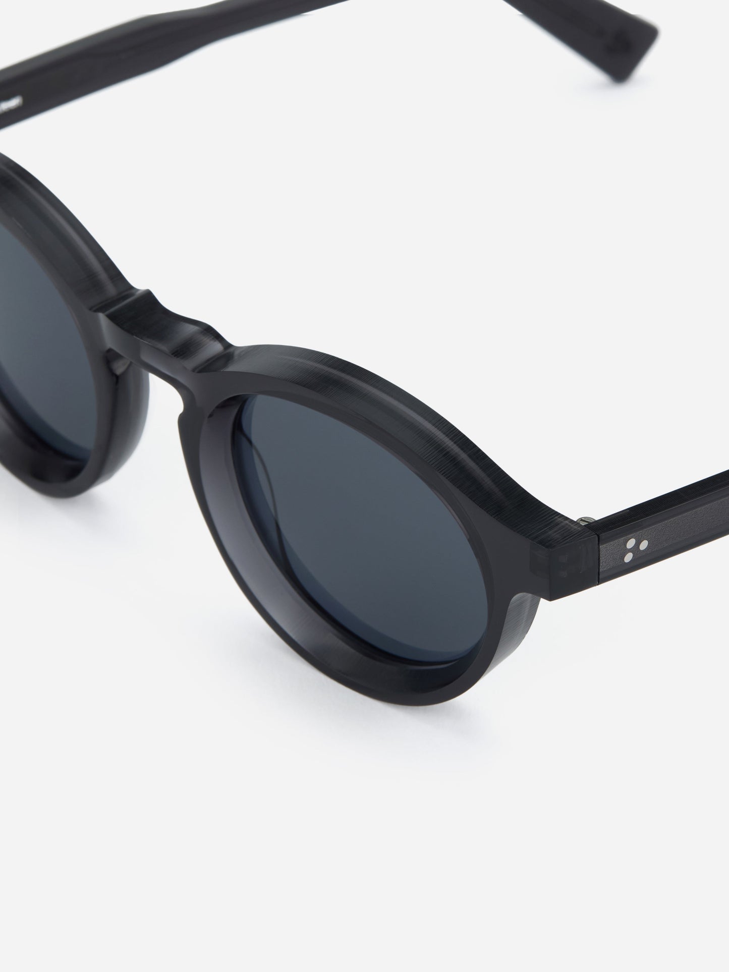 P3 Round - SP-01 Charcoal/Grey